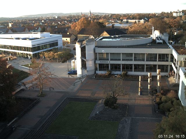 Foto der Webcam: Verwaltungsgebäude, Innenhof mit Audimax, Hörsaal-Gebäude 1