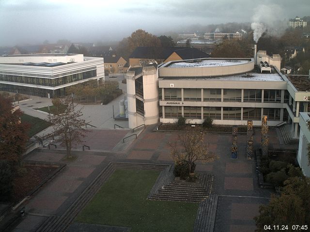 Foto der Webcam: Verwaltungsgebäude, Innenhof mit Audimax, Hörsaal-Gebäude 1