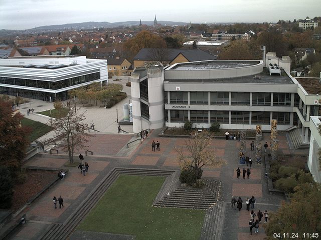 Foto der Webcam: Verwaltungsgebäude, Innenhof mit Audimax, Hörsaal-Gebäude 1