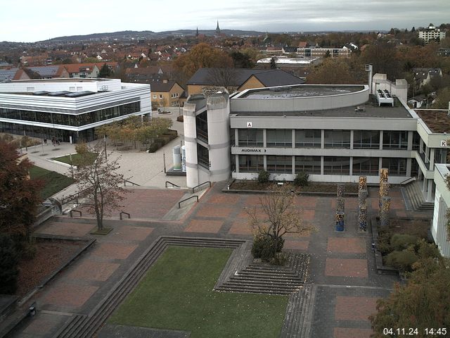 Foto der Webcam: Verwaltungsgebäude, Innenhof mit Audimax, Hörsaal-Gebäude 1