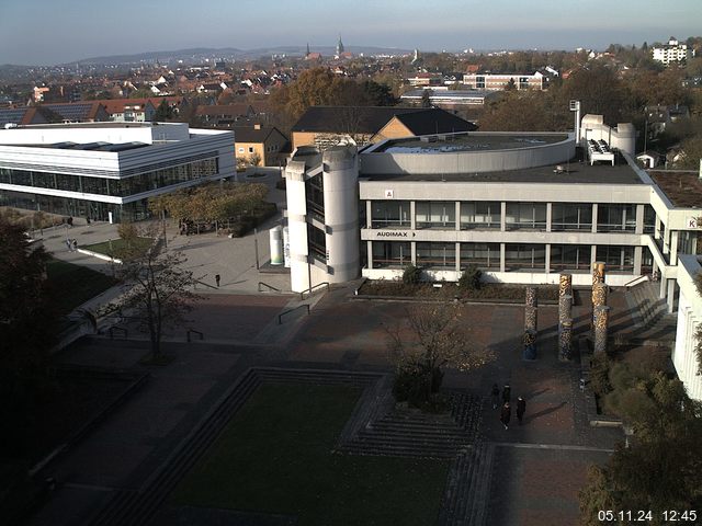 Foto der Webcam: Verwaltungsgebäude, Innenhof mit Audimax, Hörsaal-Gebäude 1