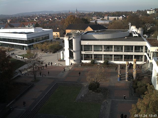 Foto der Webcam: Verwaltungsgebäude, Innenhof mit Audimax, Hörsaal-Gebäude 1