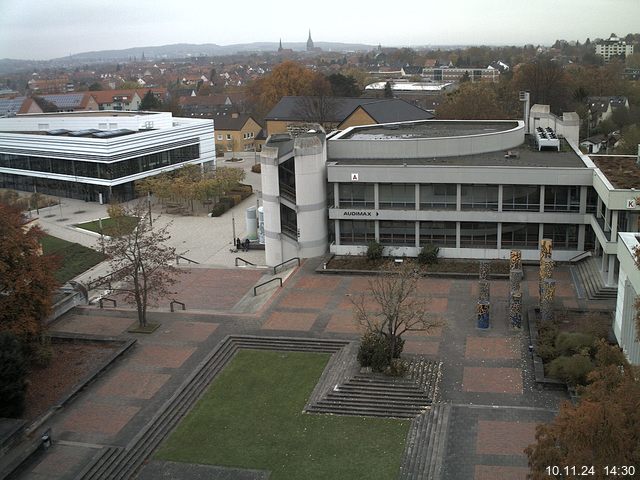 Foto der Webcam: Verwaltungsgebäude, Innenhof mit Audimax, Hörsaal-Gebäude 1