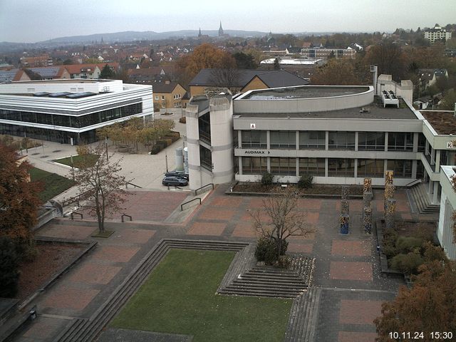 Foto der Webcam: Verwaltungsgebäude, Innenhof mit Audimax, Hörsaal-Gebäude 1