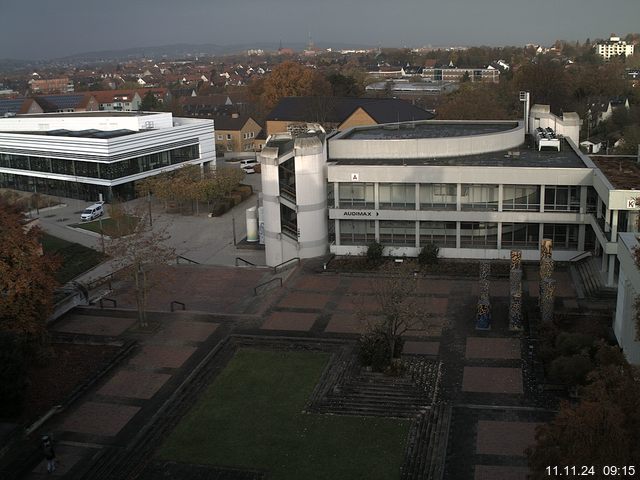 Foto der Webcam: Verwaltungsgebäude, Innenhof mit Audimax, Hörsaal-Gebäude 1