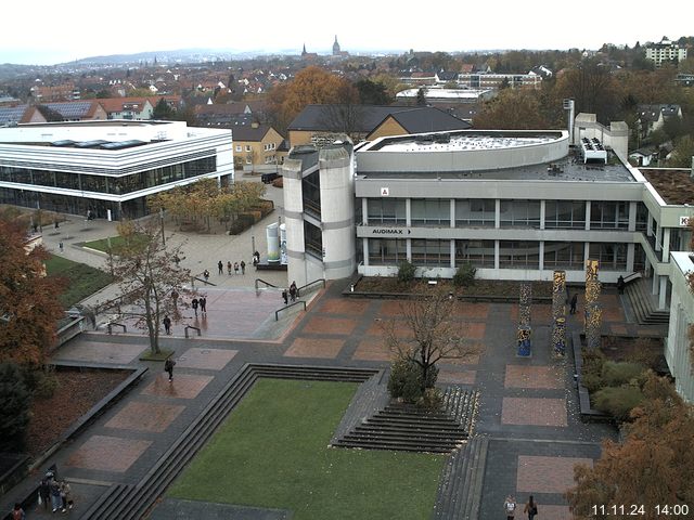 Foto der Webcam: Verwaltungsgebäude, Innenhof mit Audimax, Hörsaal-Gebäude 1