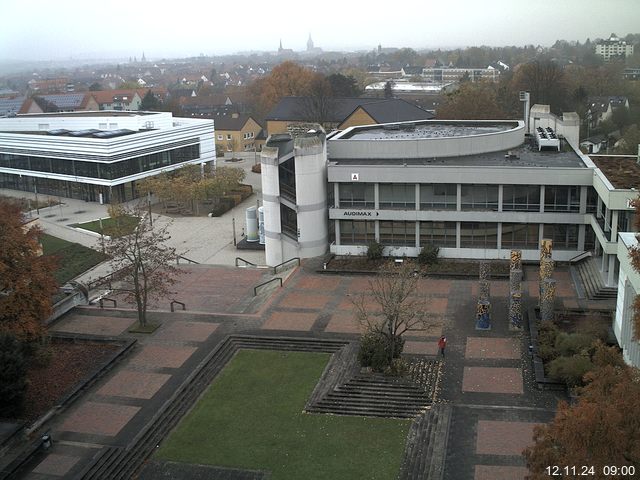 Foto der Webcam: Verwaltungsgebäude, Innenhof mit Audimax, Hörsaal-Gebäude 1