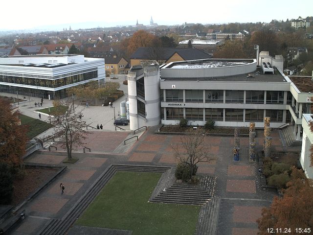 Foto der Webcam: Verwaltungsgebäude, Innenhof mit Audimax, Hörsaal-Gebäude 1