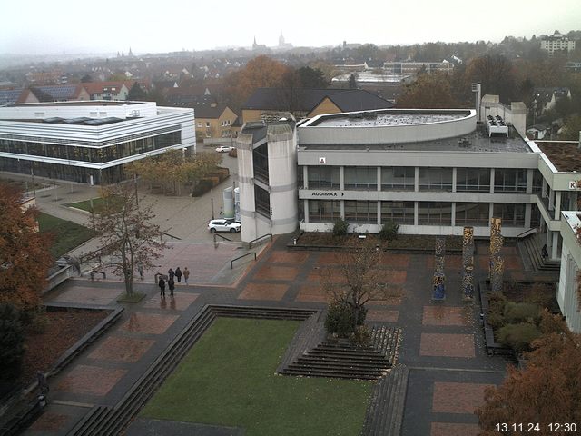 Foto der Webcam: Verwaltungsgebäude, Innenhof mit Audimax, Hörsaal-Gebäude 1