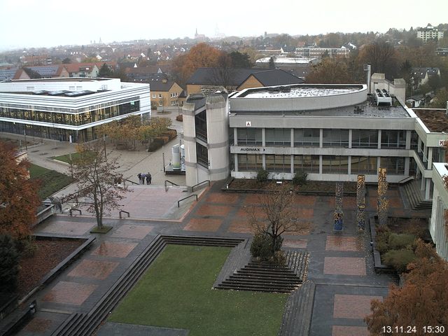 Foto der Webcam: Verwaltungsgebäude, Innenhof mit Audimax, Hörsaal-Gebäude 1