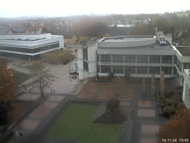 Foto der Webcam: Verwaltungsgebäude, Innenhof mit Audimax, Hörsaal-Gebäude 1