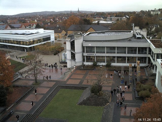 Foto der Webcam: Verwaltungsgebäude, Innenhof mit Audimax, Hörsaal-Gebäude 1