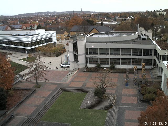 Foto der Webcam: Verwaltungsgebäude, Innenhof mit Audimax, Hörsaal-Gebäude 1