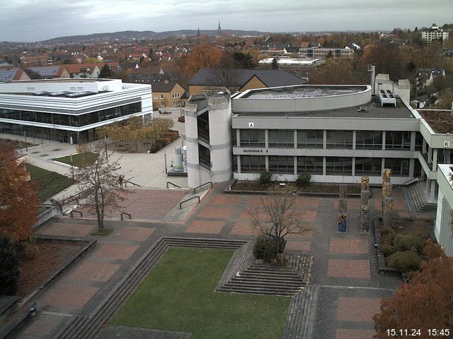 Foto der Webcam: Verwaltungsgebäude, Innenhof mit Audimax, Hörsaal-Gebäude 1