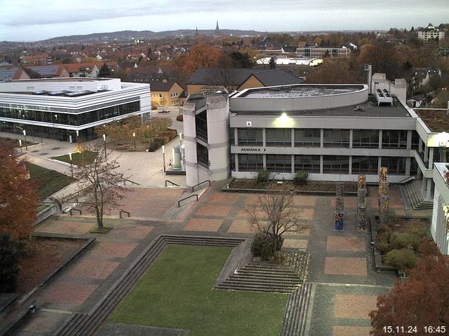 Foto der Webcam: Verwaltungsgebäude, Innenhof mit Audimax, Hörsaal-Gebäude 1