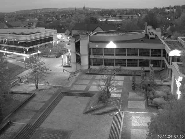 Foto der Webcam: Verwaltungsgebäude, Innenhof mit Audimax, Hörsaal-Gebäude 1