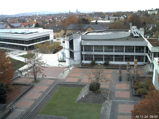 Foto der Webcam: Verwaltungsgebäude, Innenhof mit Audimax, Hörsaal-Gebäude 1