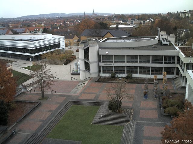 Foto der Webcam: Verwaltungsgebäude, Innenhof mit Audimax, Hörsaal-Gebäude 1