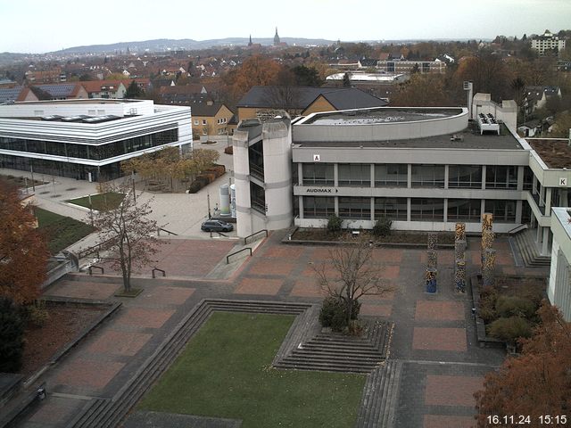 Foto der Webcam: Verwaltungsgebäude, Innenhof mit Audimax, Hörsaal-Gebäude 1