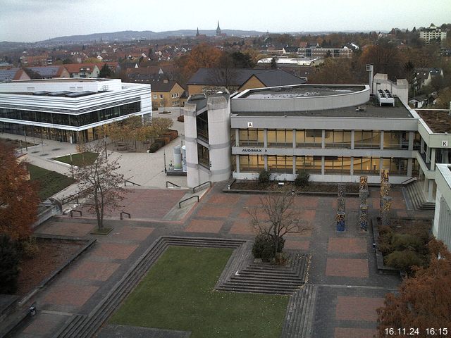 Foto der Webcam: Verwaltungsgebäude, Innenhof mit Audimax, Hörsaal-Gebäude 1