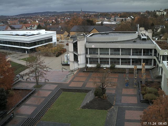 Foto der Webcam: Verwaltungsgebäude, Innenhof mit Audimax, Hörsaal-Gebäude 1