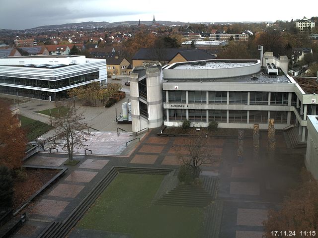 Foto der Webcam: Verwaltungsgebäude, Innenhof mit Audimax, Hörsaal-Gebäude 1