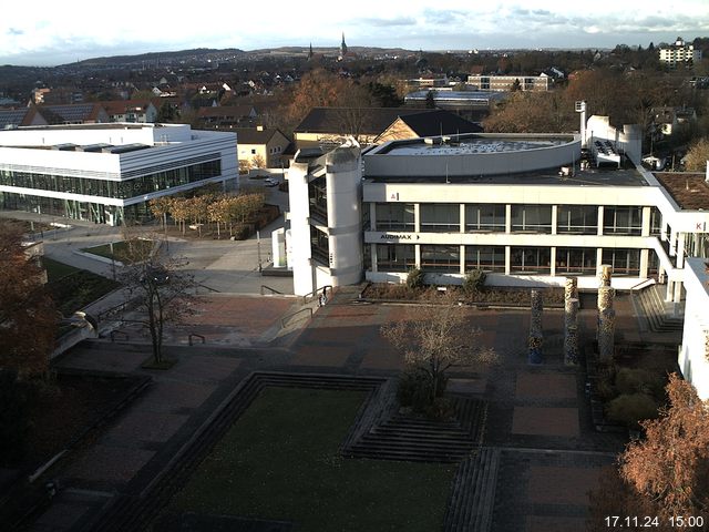 Foto der Webcam: Verwaltungsgebäude, Innenhof mit Audimax, Hörsaal-Gebäude 1