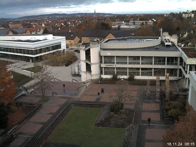 Foto der Webcam: Verwaltungsgebäude, Innenhof mit Audimax, Hörsaal-Gebäude 1