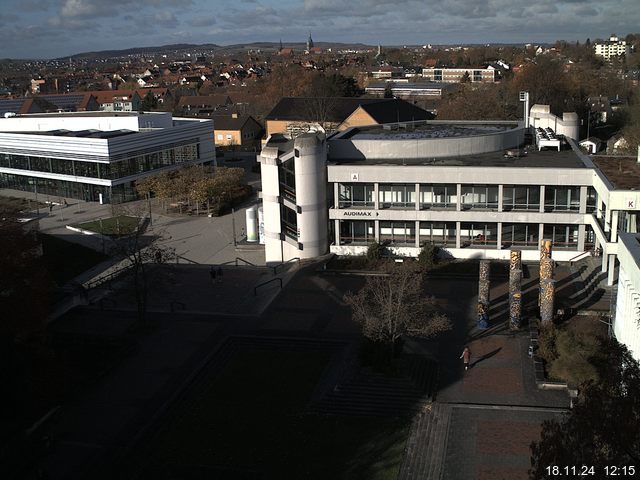 Foto der Webcam: Verwaltungsgebäude, Innenhof mit Audimax, Hörsaal-Gebäude 1