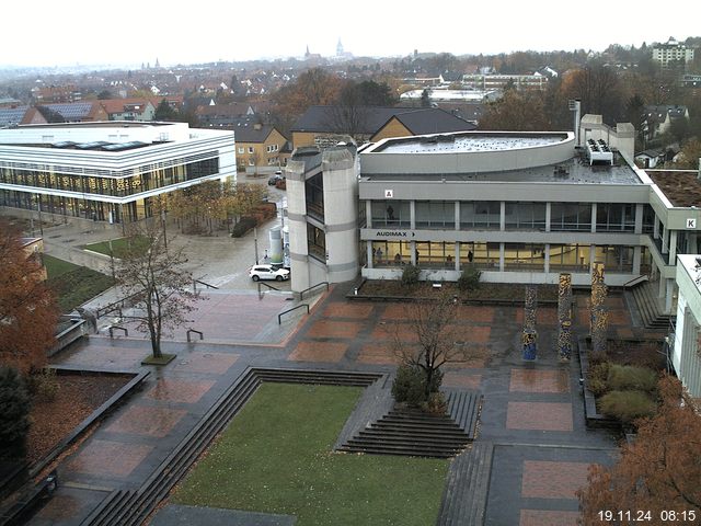 Foto der Webcam: Verwaltungsgebäude, Innenhof mit Audimax, Hörsaal-Gebäude 1