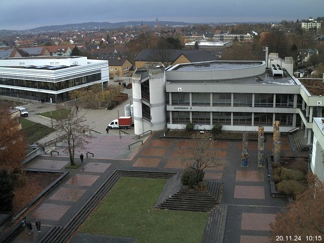 Foto der Webcam: Verwaltungsgebäude, Innenhof mit Audimax, Hörsaal-Gebäude 1