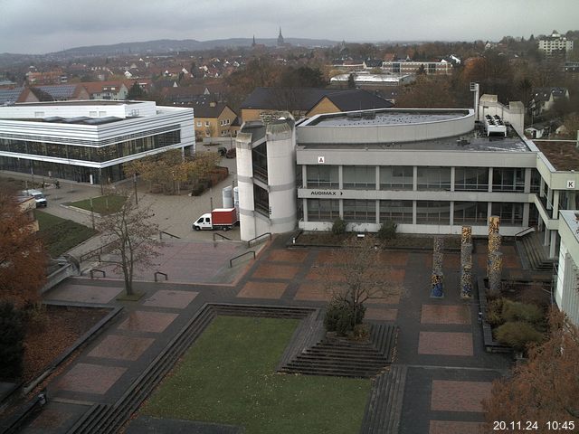 Foto der Webcam: Verwaltungsgebäude, Innenhof mit Audimax, Hörsaal-Gebäude 1