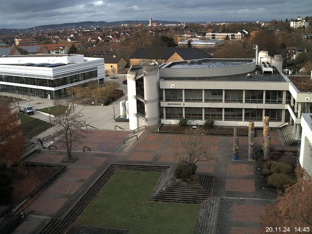 Foto der Webcam: Verwaltungsgebäude, Innenhof mit Audimax, Hörsaal-Gebäude 1