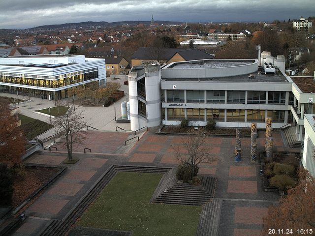 Foto der Webcam: Verwaltungsgebäude, Innenhof mit Audimax, Hörsaal-Gebäude 1