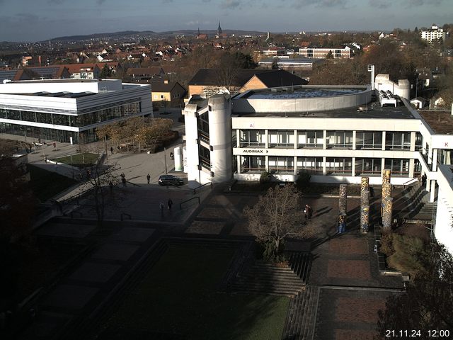 Foto der Webcam: Verwaltungsgebäude, Innenhof mit Audimax, Hörsaal-Gebäude 1