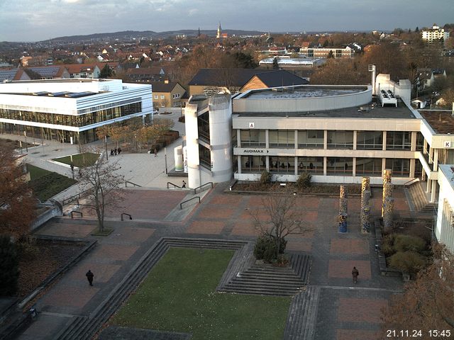 Foto der Webcam: Verwaltungsgebäude, Innenhof mit Audimax, Hörsaal-Gebäude 1