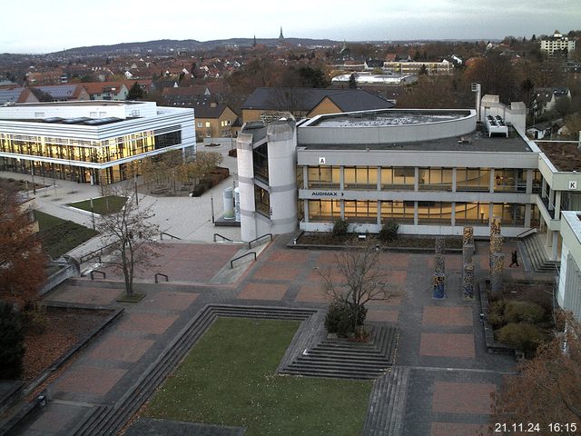 Foto der Webcam: Verwaltungsgebäude, Innenhof mit Audimax, Hörsaal-Gebäude 1