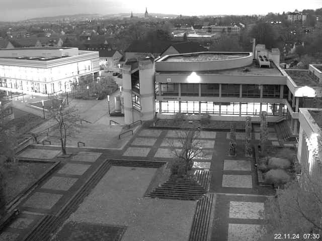 Foto der Webcam: Verwaltungsgebäude, Innenhof mit Audimax, Hörsaal-Gebäude 1