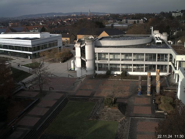 Foto der Webcam: Verwaltungsgebäude, Innenhof mit Audimax, Hörsaal-Gebäude 1