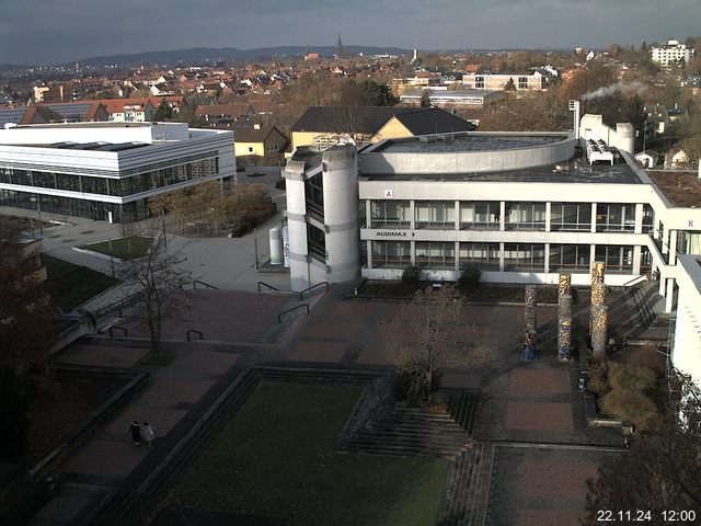 Foto der Webcam: Verwaltungsgebäude, Innenhof mit Audimax, Hörsaal-Gebäude 1