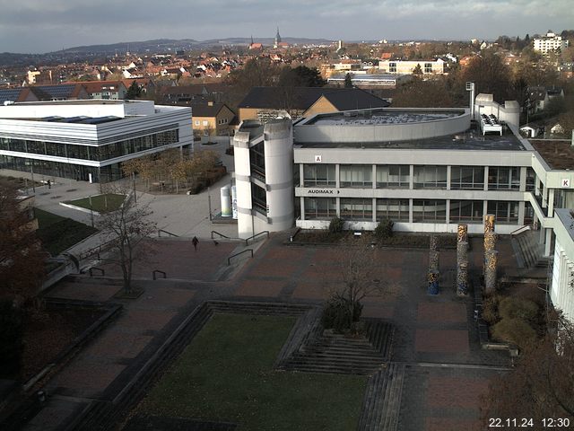 Foto der Webcam: Verwaltungsgebäude, Innenhof mit Audimax, Hörsaal-Gebäude 1