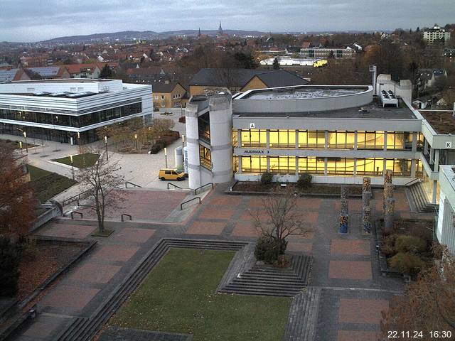 Foto der Webcam: Verwaltungsgebäude, Innenhof mit Audimax, Hörsaal-Gebäude 1