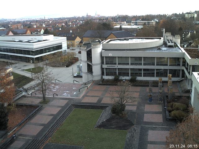 Foto der Webcam: Verwaltungsgebäude, Innenhof mit Audimax, Hörsaal-Gebäude 1