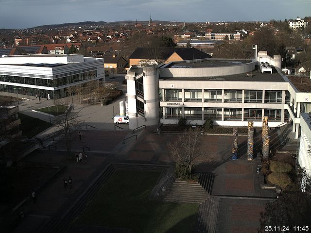 Foto der Webcam: Verwaltungsgebäude, Innenhof mit Audimax, Hörsaal-Gebäude 1