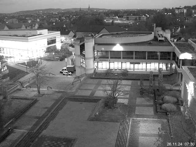 Foto der Webcam: Verwaltungsgebäude, Innenhof mit Audimax, Hörsaal-Gebäude 1