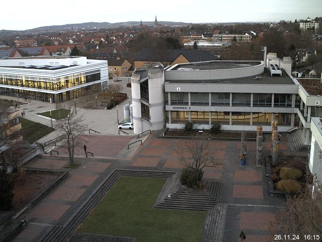 Foto der Webcam: Verwaltungsgebäude, Innenhof mit Audimax, Hörsaal-Gebäude 1