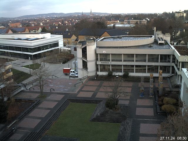 Foto der Webcam: Verwaltungsgebäude, Innenhof mit Audimax, Hörsaal-Gebäude 1