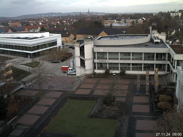 Foto der Webcam: Verwaltungsgebäude, Innenhof mit Audimax, Hörsaal-Gebäude 1