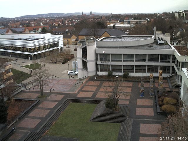 Foto der Webcam: Verwaltungsgebäude, Innenhof mit Audimax, Hörsaal-Gebäude 1