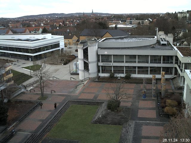 Foto der Webcam: Verwaltungsgebäude, Innenhof mit Audimax, Hörsaal-Gebäude 1